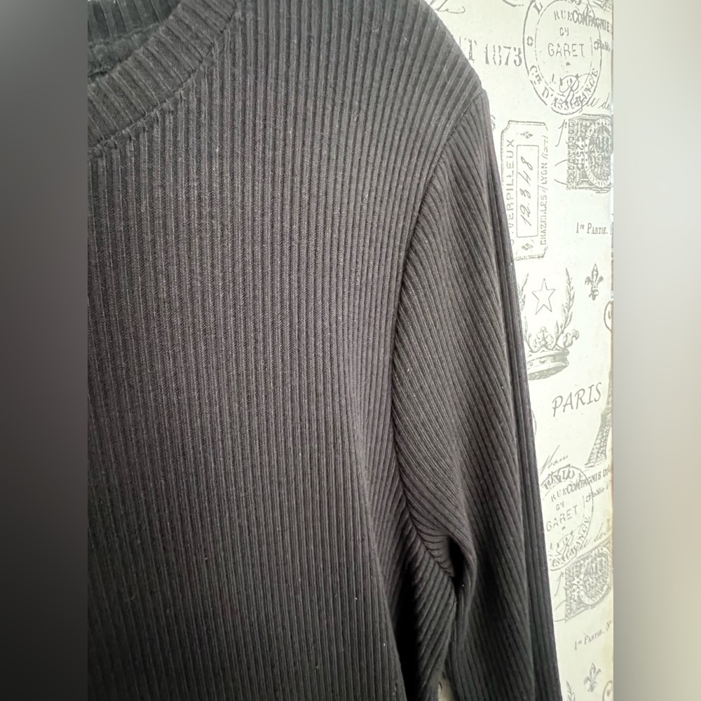 Black Dress pockets thicker material - Picture 3 of 7